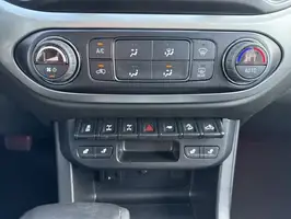 2020  Chevrolet Colorado - Thumbnail 14