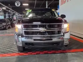 2007  Chevrolet Silverado 2500HD - Thumbnail 2