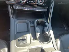 2025  GMC Sierra 2500HD - Thumbnail 11