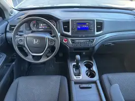 2017  Honda Ridgeline - Thumbnail 11