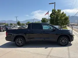2021  Honda Ridgeline - Thumbnail 3