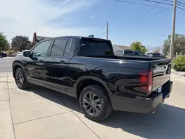 2021  Honda Ridgeline - Thumbnail 6