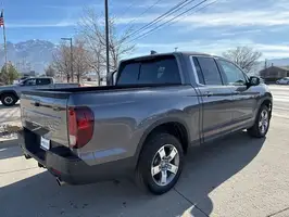 2025  Honda Ridgeline - Thumbnail 3