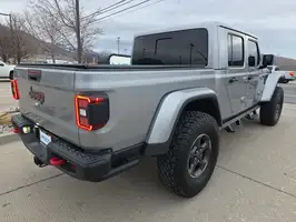2020  Jeep Gladiator - Thumbnail 4