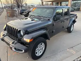 2023  Jeep Gladiator - Thumbnail 3