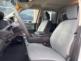 2024  Ram 1500 Classic - Thumbnail 9