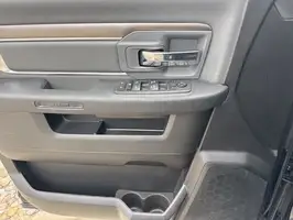 2024  Ram 1500 Classic - Thumbnail 24