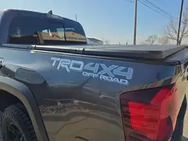 2018  Toyota Tacoma - Thumbnail 6