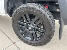 2019  Toyota Tacoma - Thumbnail 7