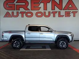 2020  Toyota Tacoma - Thumbnail 1