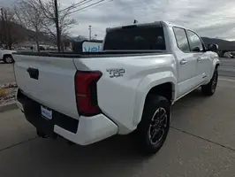 2025  Toyota Tacoma - Thumbnail 4
