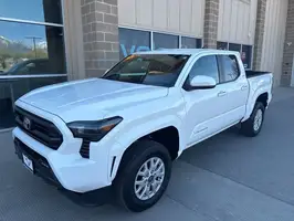 2025  Toyota Tacoma - Thumbnail 3
